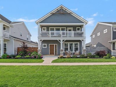 402 W Leland Dr