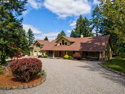 563 Lillian Ln