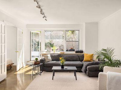 150 E 61st St APT 2A