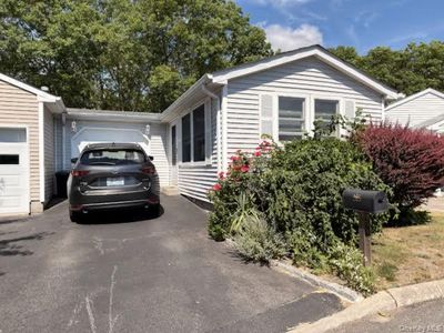 205 Village Circle W