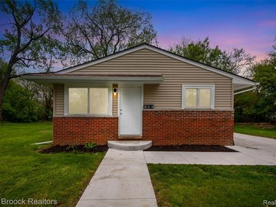 493 Luther Ave