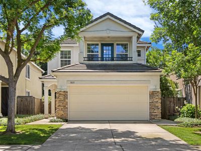 3015 English Oak Cir