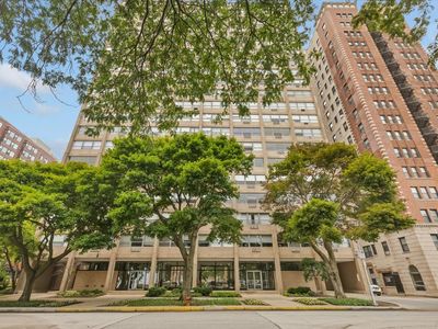 5530 S South Shore Dr #3B