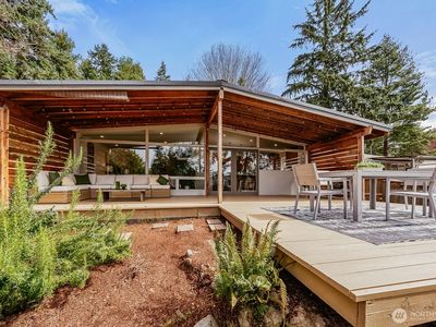 15863 15th Avenue NE