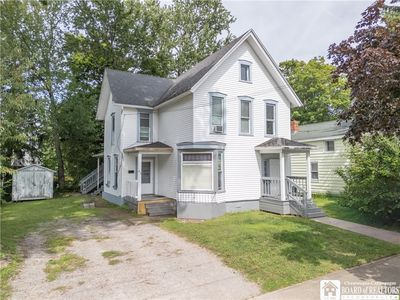 82 Eagle St