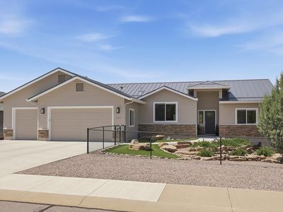 1102 N Earhart Pkwy