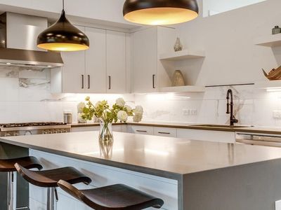 1901 N Carroll Ave #103