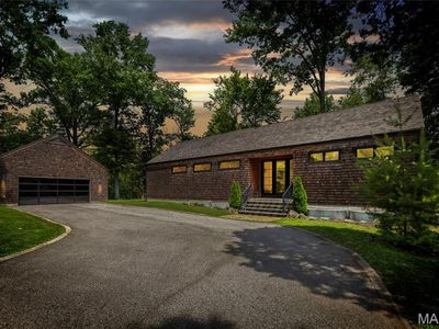 1401 Smith School Rd
