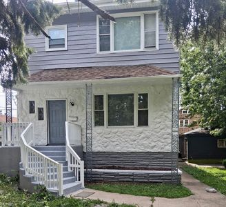 8518 S Muskegon Ave