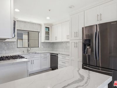1238 S Holt Ave APT 5