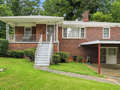 210 Aaron St NW