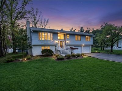 28 Taylor Ln