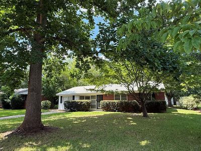 Property at 2311 Pembroke Dr, Albany, GA