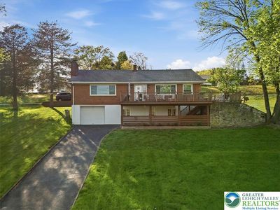 Property at 1115 Crestview Dr, Stroudsburg, PA