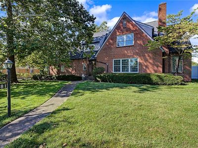 1381 Catalpa Dr