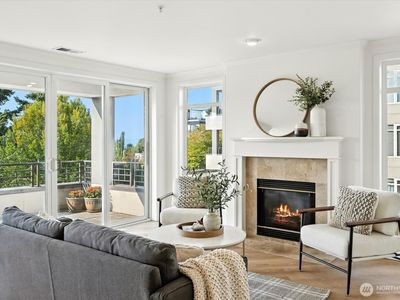 225 4th Avenue #B302