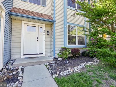 206 Douglas Ct