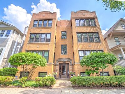 3933 N Marshfield Ave #3S