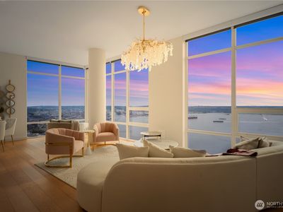 121 Stewart Street #3504