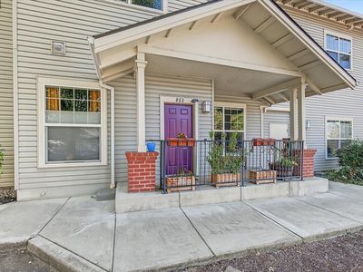853 Pavilion Pl