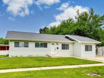 119 W Elmwood Ave