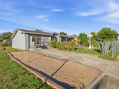 3207 Aragon Dr