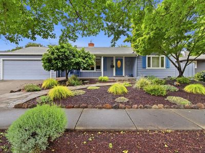 1011 WOODLAWN Drive