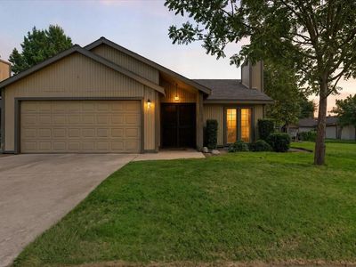 2532 E Tulare Avenue