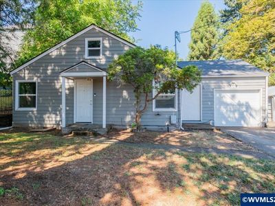 2895 Roger Ln SE