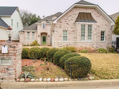 209 Kingston Dr