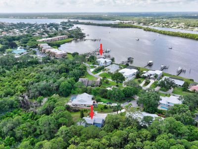 1013 SE Kitching Cove Lane