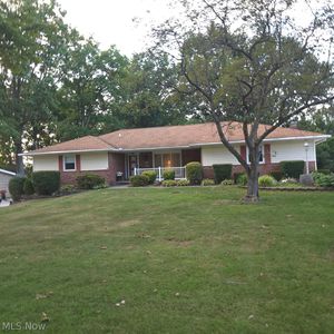 915 Skyland Dr