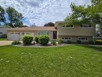 Property at 710 N I St, Monmouth, IL