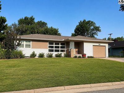 585 Belmont Rd