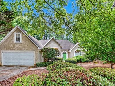 393 Victoria Ln