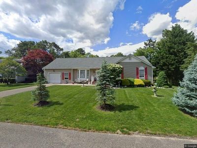 633 Grinnell Ave