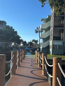2741 Taft St APT 203