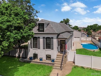 5621 Botanical Ave