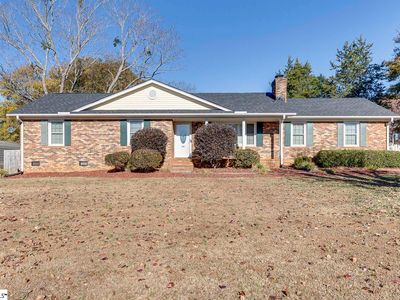 216 Hickory Dr
