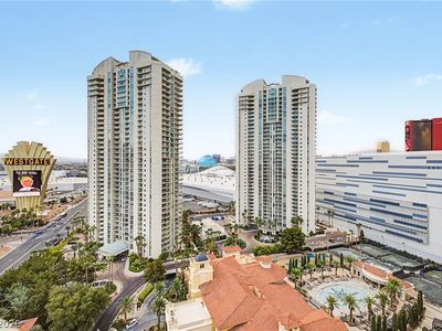 2777 Paradise Rd Unit 2102