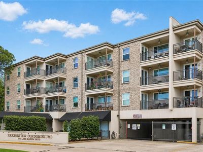 500 Lake Marina Ave APT 203