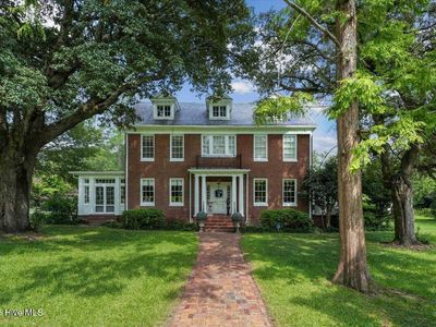 1115 College Street