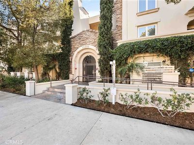 15206 W Burbank Blvd APT 104