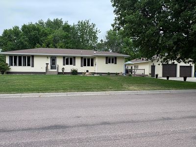 304 Reno Ave N