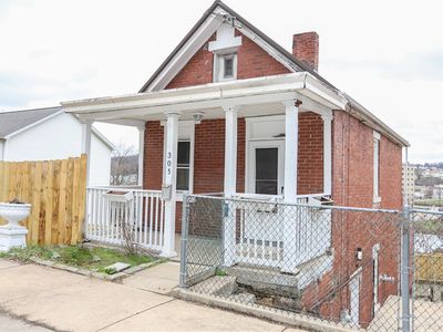 305 Chestnut St