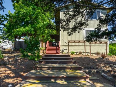 2048 E 3rd Street