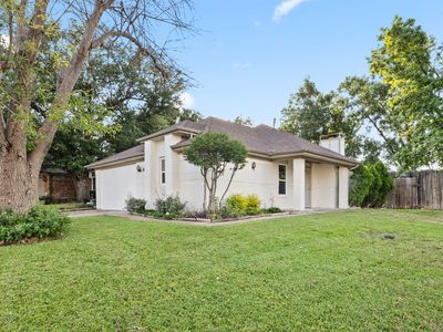 2403 Beverly Hills Ln