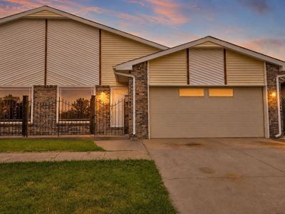 8704 E Longlake Cir