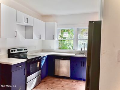 725 W 16TH Street