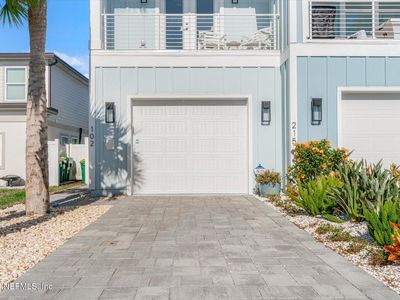 215 N 19TH Avenue N #B